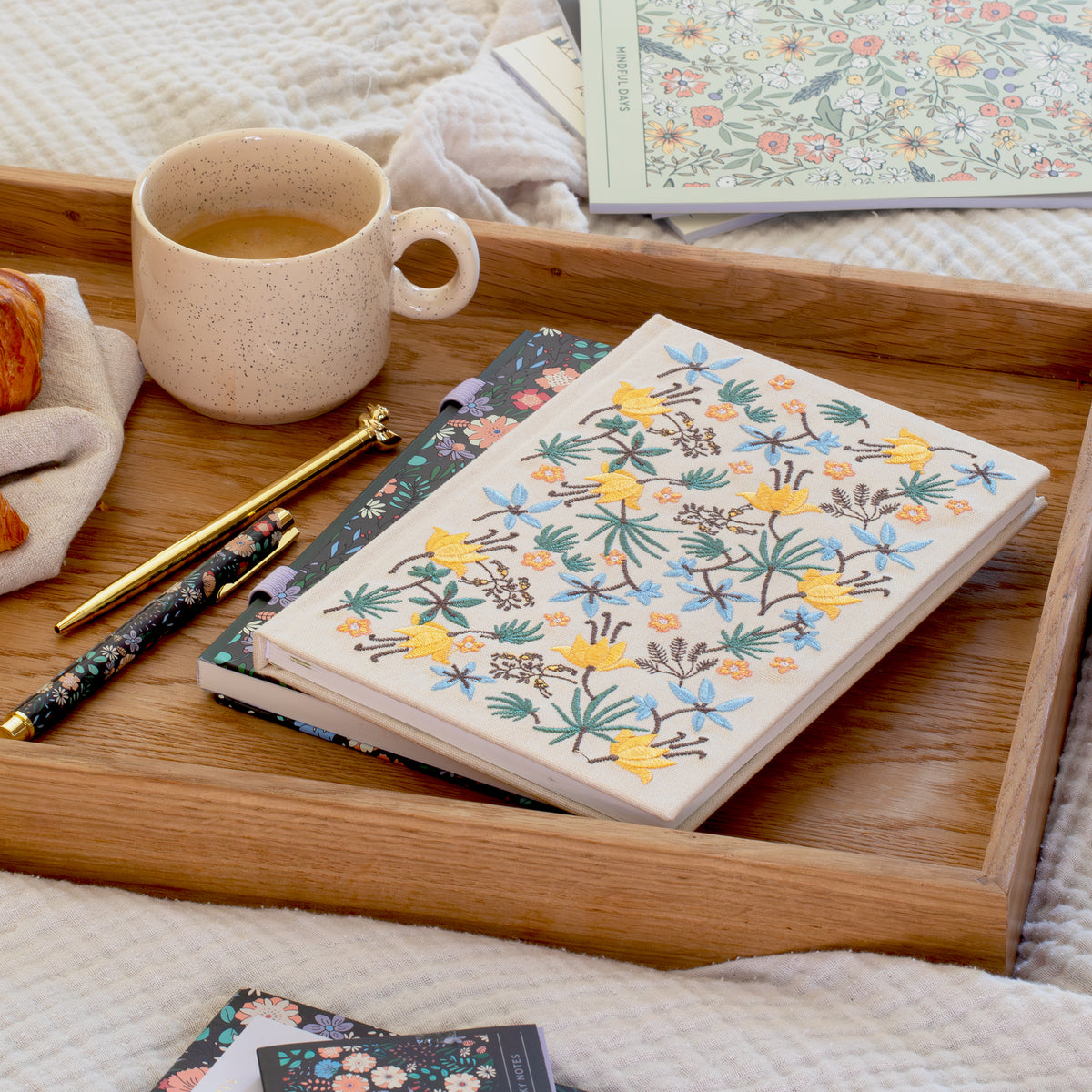 Carnet ligné A5 brodé – Floral Garden (crème)