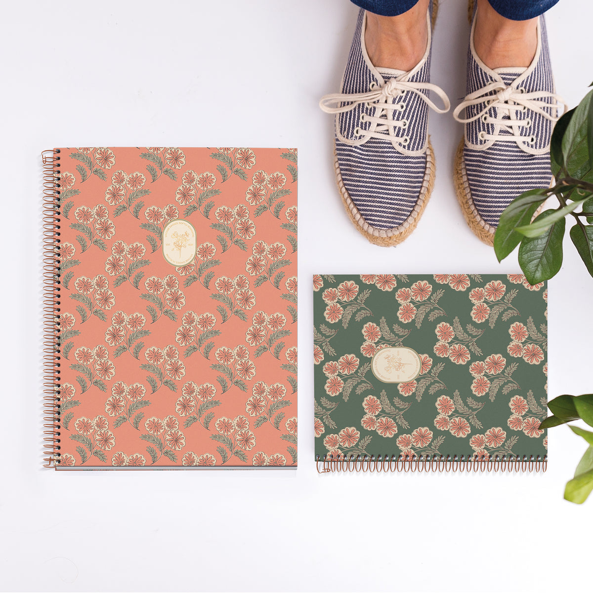 Cahier ligné à spirale A5 – Vintage Daisies (vert)