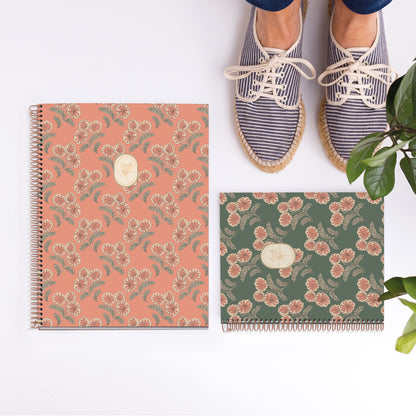 Cahier ligné à spirale A5 – Vintage Daisies (vert)